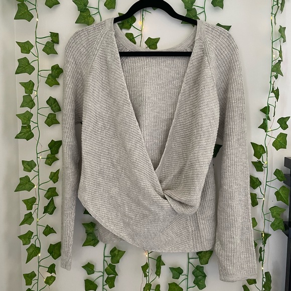 American Eagle Open Back Sweater - Picture 2 of 3